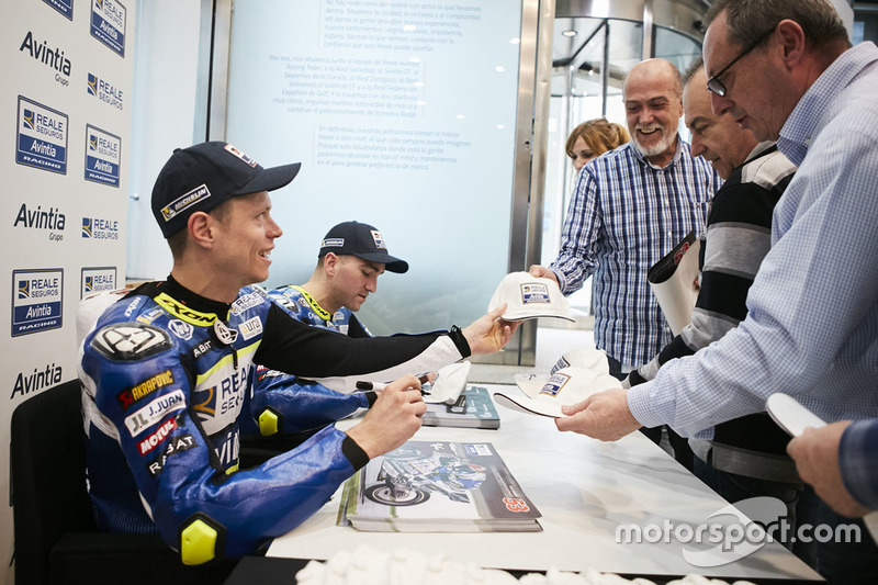 Tito Rabat, Avintia Racing and Xavier Simeon, Avintia Racing sign autographs