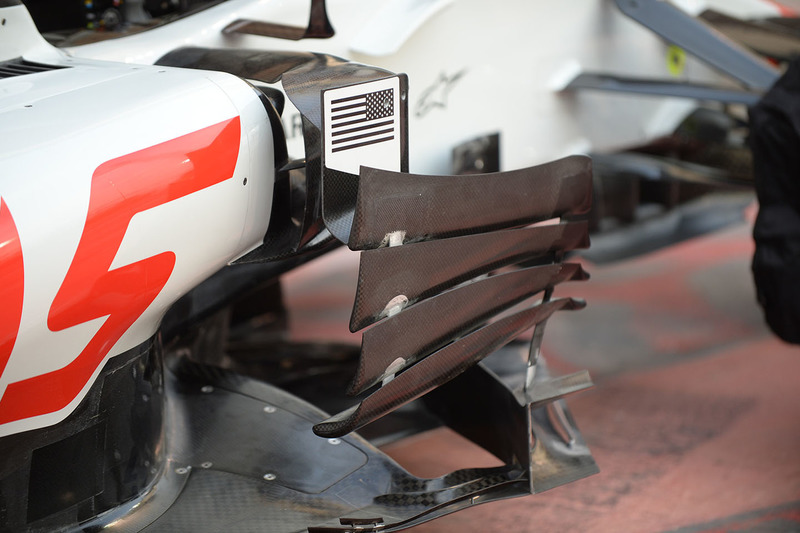 Haas F1 Team VF-18 detalle de pontones