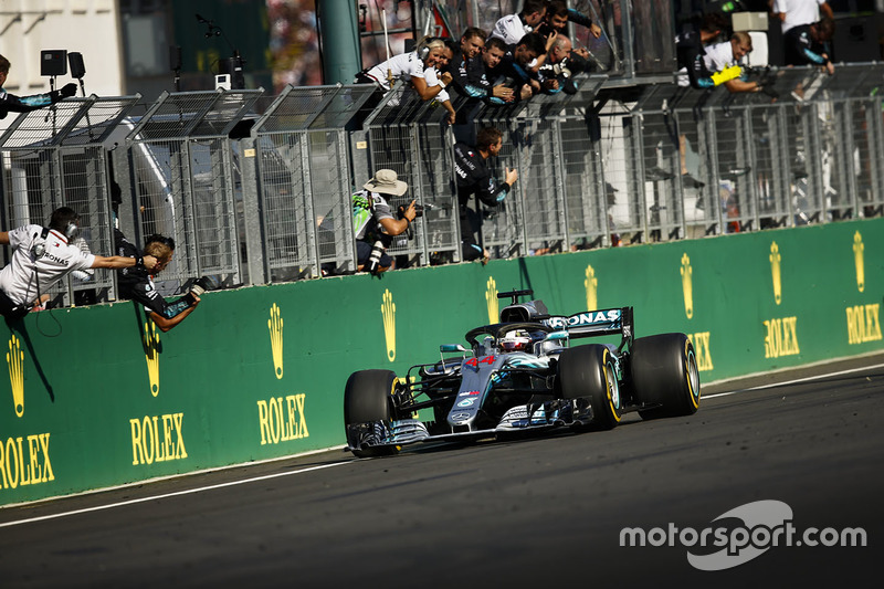 Победитель Льюис Хэмилтон, Mercedes AMG F1 W09