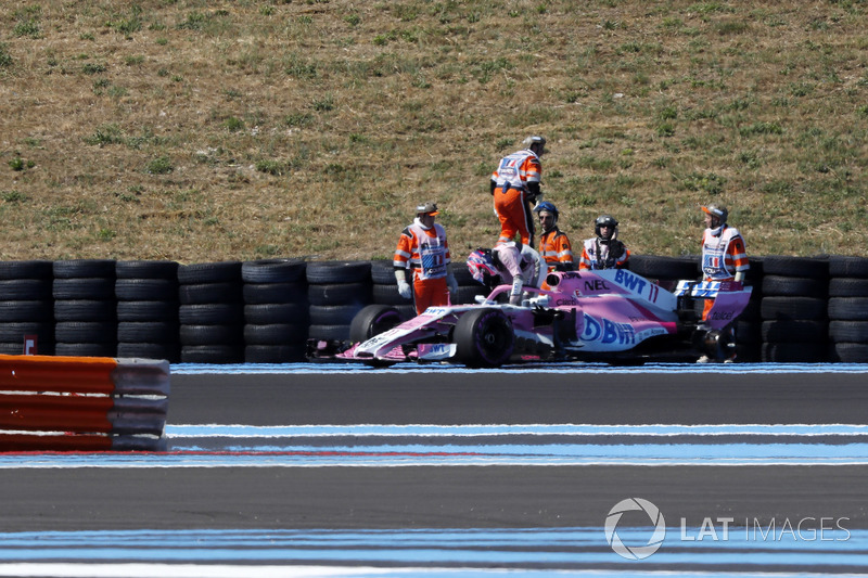 Sergio Perez, Force India VJM11 pierde una rueda en la P2