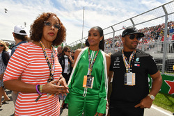 Gayle King, TV Host and Seattle Seahawks Quarterback Russell Wilson, on the grid