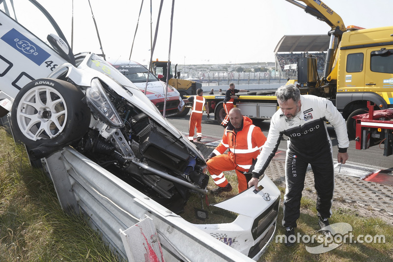 El coche de Yvan Muller, YMR Hyundai i30 N TCR tras el accidente