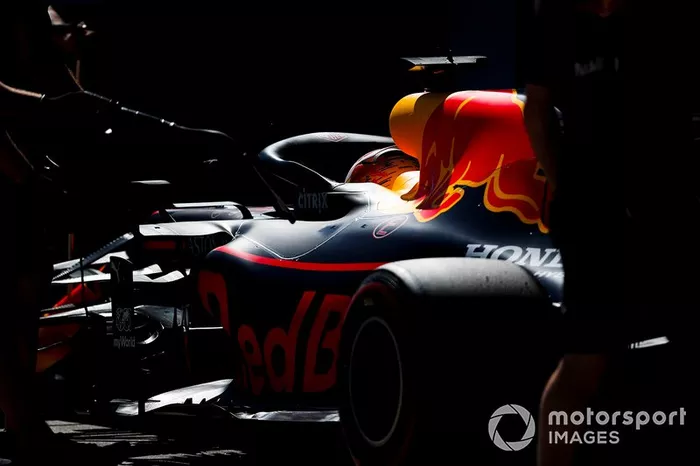 A Red Bull vem na sequência, com quatro. Depois, Cooper, Brabham e Renault, com dois cada. Vanwall, BRM, Matra, Tyrrell, Benetton e Brawn têm um título.