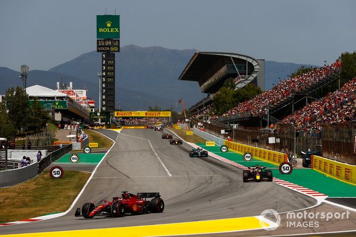 Charles Leclerc, Ferrari F1-75, Max Verstappen, Red Bull Racing RB18, George Russell, Mercedes W13 