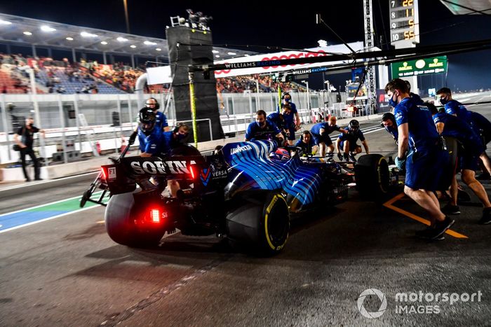 George Russell, Williams FW43B, en los boxes