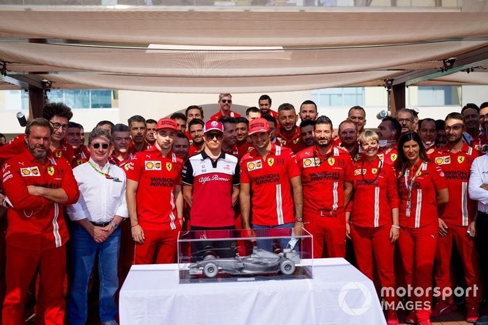 La Scuderia Ferrari da un homenaje a Kimi Raikkonen por su último GP de F1