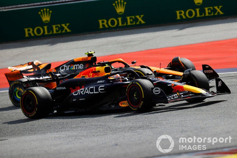 Max Verstappen, Red Bull Racing RB20, Lando Norris, McLaren MCL38, batalla por el liderato