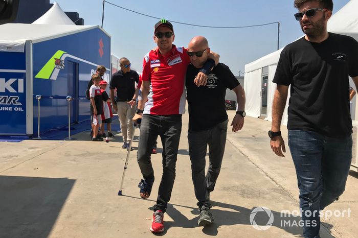 Jorge Lorenzo, Ducati Team, infortunato dopo la caduta