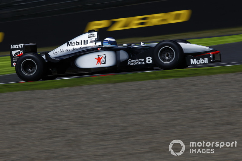 Mika Hakkinen, McLaren MP4-13, acara demonstrasi lap Perayaan Legenda F1 ke-30