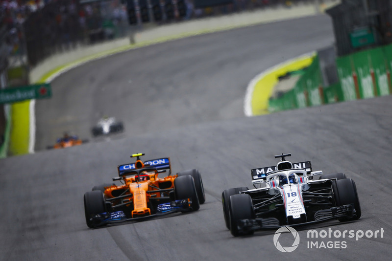 Lance Stroll, Williams FW41, Stoffel Vandoorne, McLaren MCL33