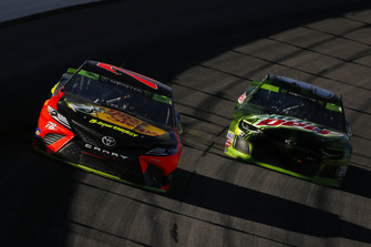 Martin Truex Jr., Furniture Row Racing, Toyota Camry Bass Pro Shops/5-hour ENERGY and Chase Elliott, Hendrick Motorsports, Chevrolet Camaro Mountain Dew