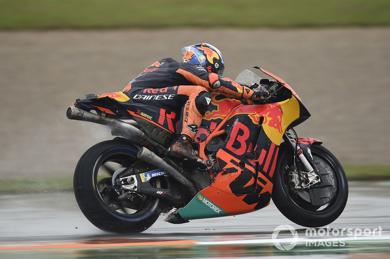 Pol Espargaro, Red Bull KTM Factory Racing, después de la caída