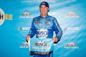 Polesitter Kevin Harvick, Stewart-Haas Racing, Ford Fusion Busch Light