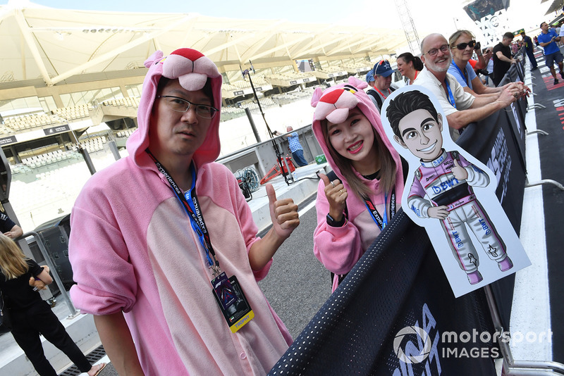 Esteban Ocon, Racing Point Force India fans and banner