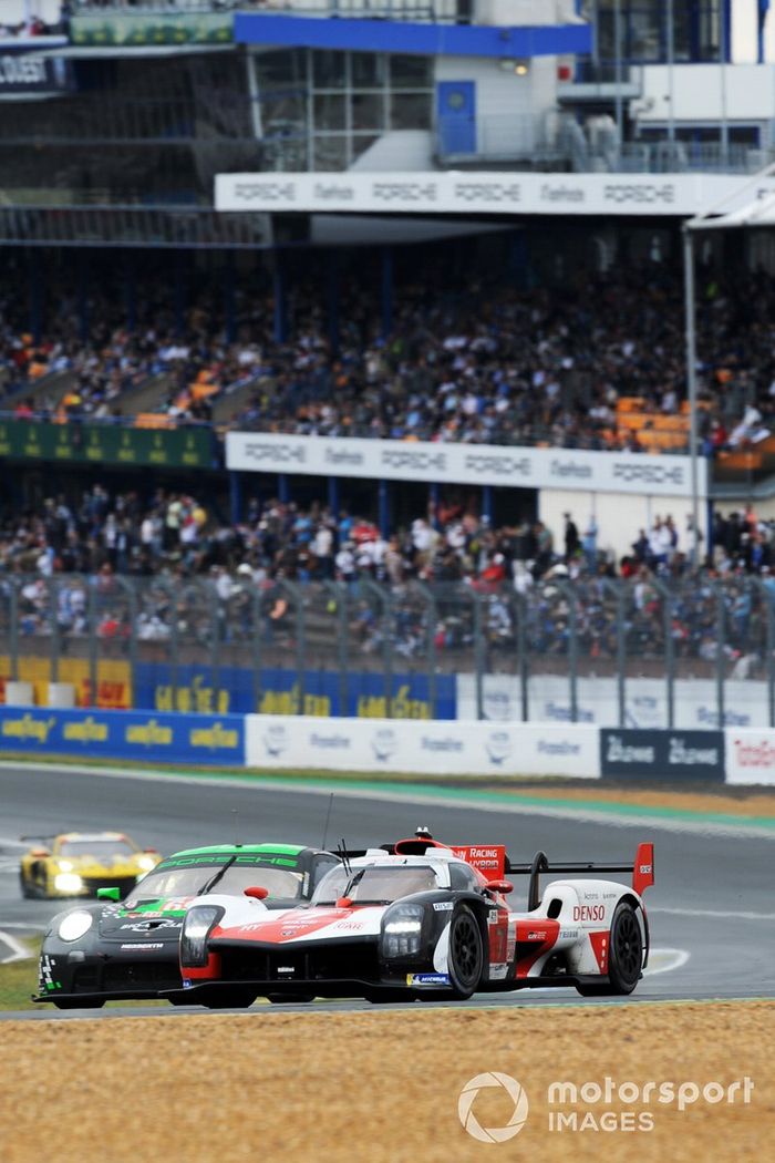 #7 Toyota Gazoo Racing Toyota GR010 - Hybrid Hypercar, Mike Conway, Kamui Kobayashi, José María López 