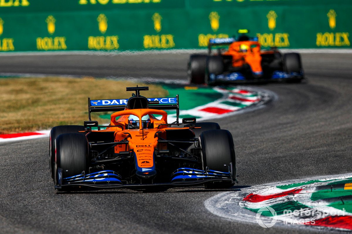 Daniel Ricciardo, McLaren MCL35M, Lando Norris, McLaren MCL35M