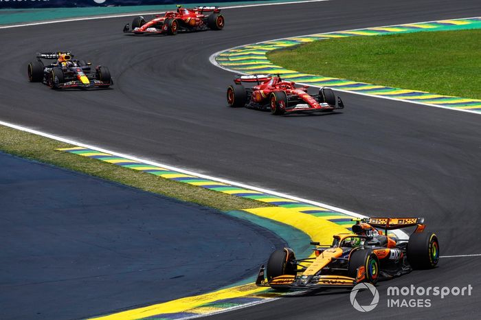 Lando Norris, McLaren MCL38, Charles Leclerc, Ferrari SF-24, Max Verstappen, Red Bull Racing RB20, Carlos Sainz, Ferrari SF-24