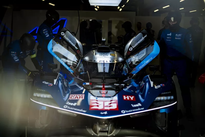 #35 Alpine Endurance Team Alpine A424 : Paul-Loup Chatin, Ferdinand Habsburg, Charles Milesi