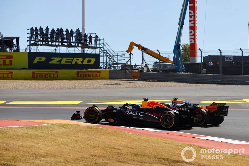 Max Verstappen, Red Bull Racing RB20, battles with Lando Norris, McLaren MCL38