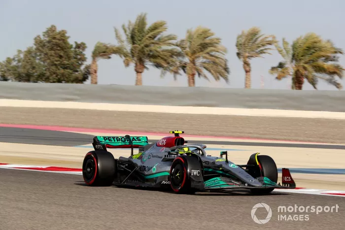 Lewis Hamilton, Mercedes W13
