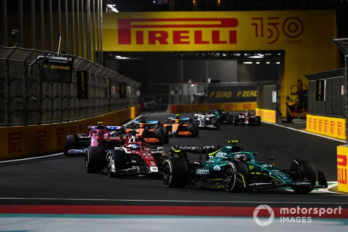 Nico Hulkenberg, Aston Martin AMR22, Valtteri Bottas, Alfa Romeo C42, Esteban Ocon, Alpine A522, Daniel Ricciardo, McLaren MCL36, Lando Norris, McLaren MCL36