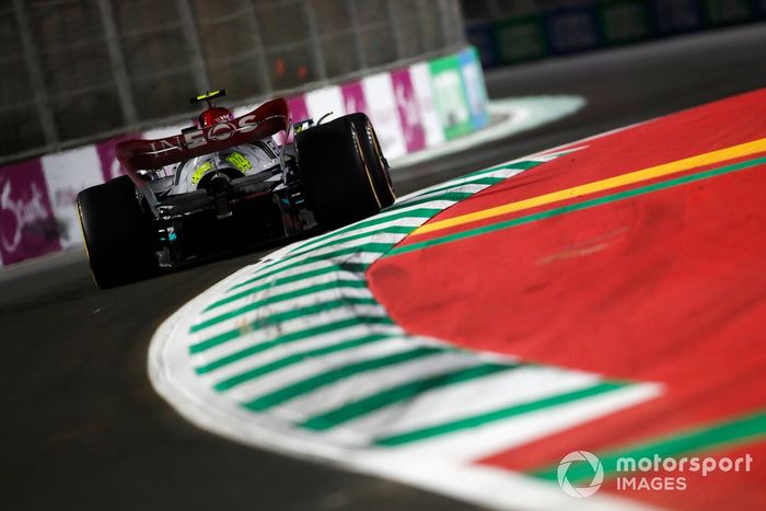 Lewis Hamilton, Mercedes W13