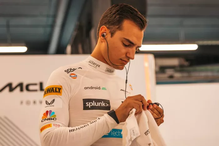 Alex Palou, McLaren F1 probando en Barcelona