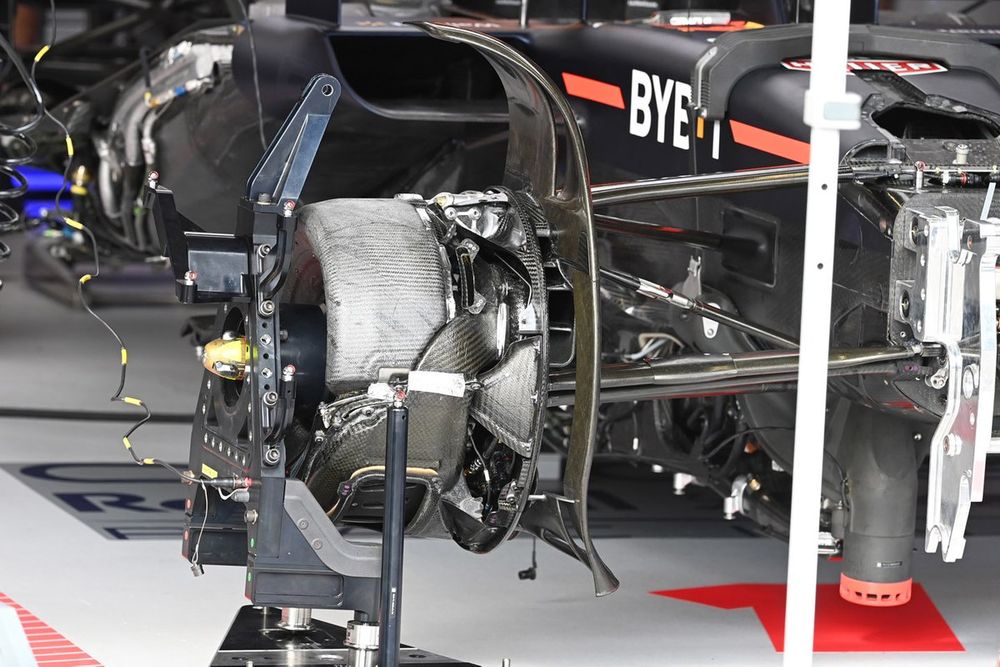 El tambor delantero y la alerón de la rueda del Red Bull Racing RB19 