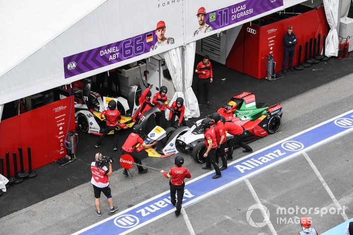 Lucas Di Grassi, Audi Sport ABT Schaeffler, Audi e-tron FE05, cambiando una nariz