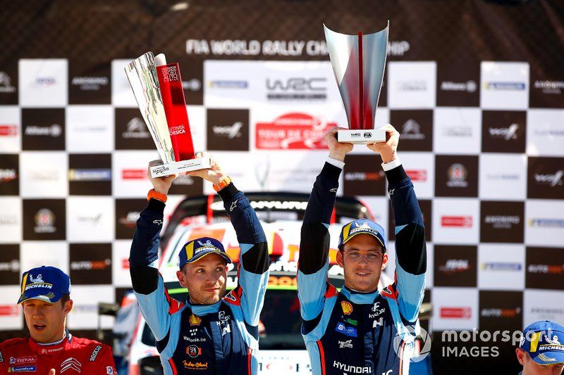 Podio: Thierry Neuville, Nicolas Gilsoul, Hyundai Motorsport Hyundai i20 Coupe WRC