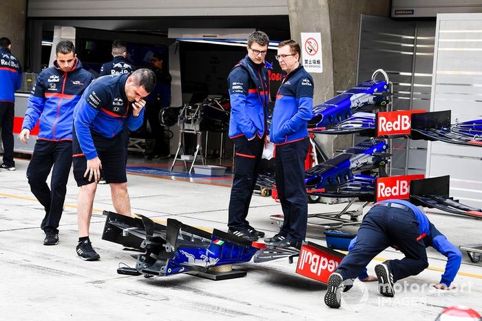 Mecánicos de Toro Rosso 