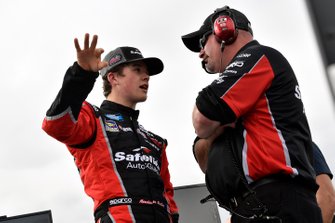 Harrison Burton, Kyle Busch Motorsports, Toyota Tundra Safelite AutoGlass and Mike Hillman
