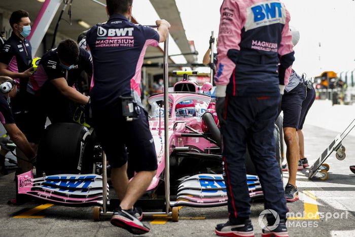 Lance Stroll, Racing Point RP20, in the pits