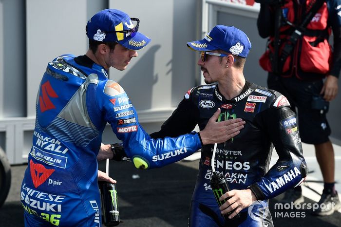 Ganador Maverick Viñales, Yamaha Factory Racing, y el segundo lugar Joan Mir, Team Suzuki MotoGP
