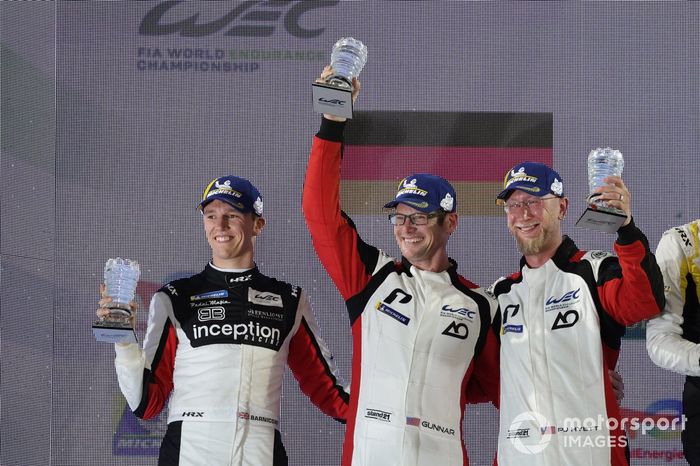 Podio GTE AM: #56 Team Project 1 Porsche 911 RSR - 19 GTE-AM: Carguy Kimura, Oliver Millroy, Ben Barnicoat 