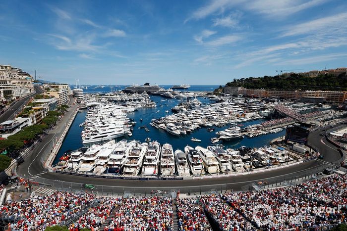 Oliver Bearman, Haas F1 Team, Yuki Tsunoda, Red Bull Racing Team, Gabriel Bortoleto, Sauber Racing Team