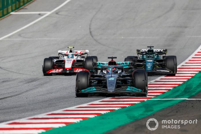 George Russell, Mercedes W13, Lance Stroll, Aston Martin AMR22, Mick Schumacher, Haas VF-22