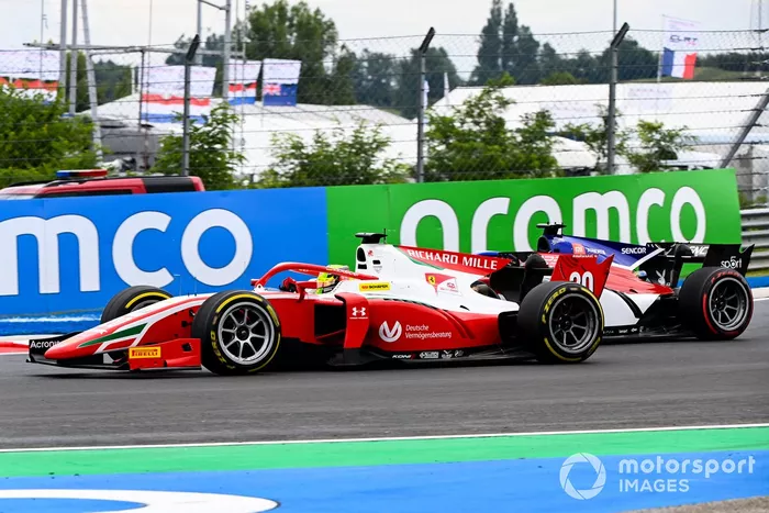Louis Deletraz, Charouz Racing System y Mick Schumacher, Prema Racing 