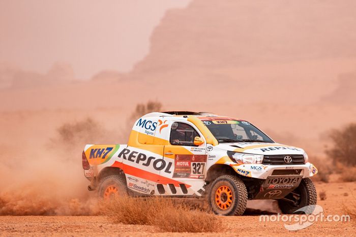 #327 Repsol Rally Team Toyota: Pujol Isidre Esteve, Txema Villalobos