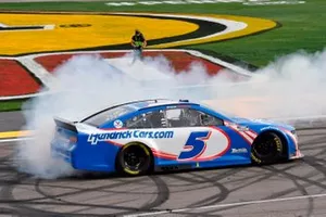 Race winner Kyle Larson, Hendrick Motorsports, Chevrolet Camaro
