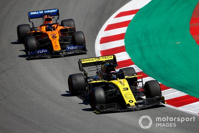 Daniel Ricciardo, Renault R.S.19,  Carlos Sainz Jr., McLaren MCL34