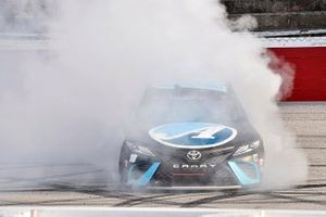 Race winner Martin Truex Jr., Joe Gibbs Racing, Toyota Camry Auto-Owners Insurance