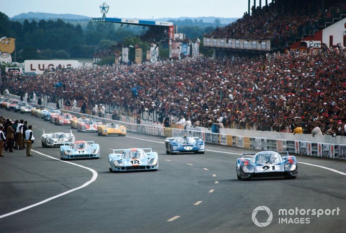 De start van de 24 uur van Le Mans in 1971