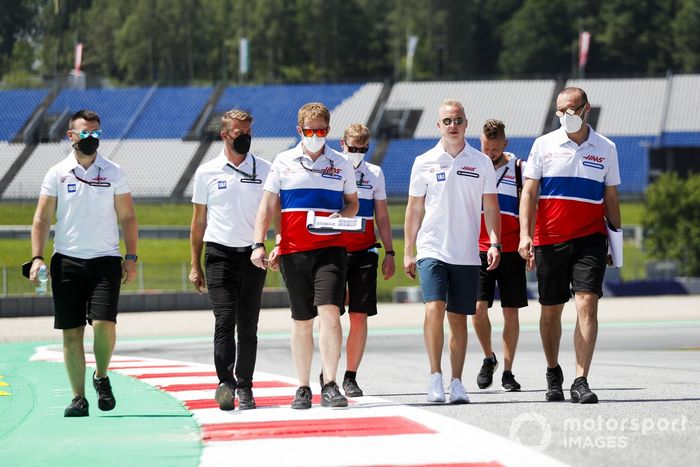 Nikita Mazepin, Haas F1, recorre la pista del GP de Estiria
