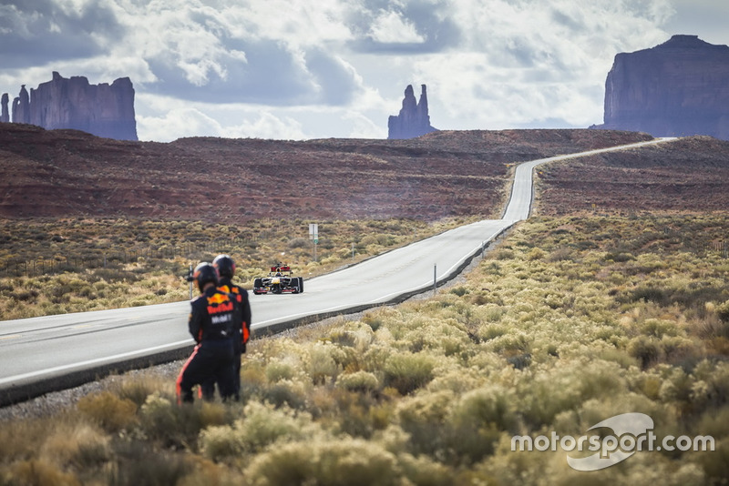 Daniel Ricciardo, Red Bull Racing in Monument Valley