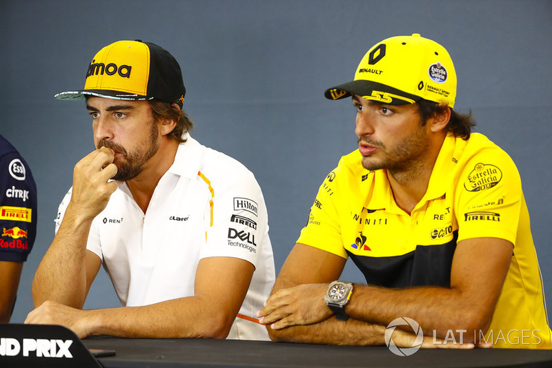 Fernando Alonso, McLaren, and Carlos Sainz Jr., Renault Sport F1 Team, in the Thursday press conference