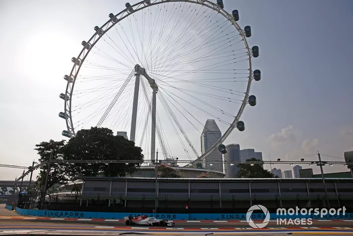 Charles Leclerc, Sauber C37 y la noria de Singapur