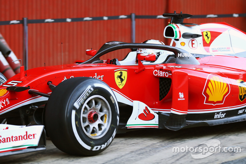 Sebastian Vettel, Ferrari SF16-H, probando el concepto Halo.