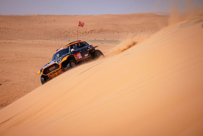 #222 X-Raid Mini JCW Mini: Guillaume De Mevius, Mathieu Baumel