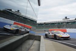 #54 Spirit of Race Ferrari 488 GTE: Thomas Flohr, Francesco Castellacci, Miguel Molina